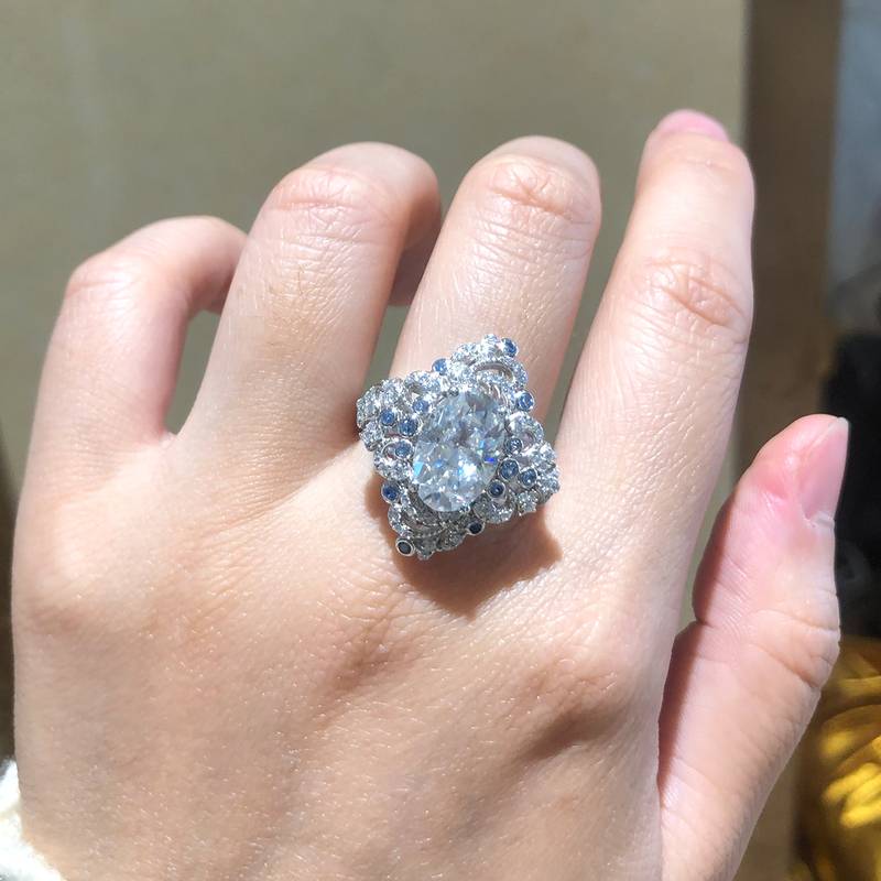 Affordable Luxury满钻四叶草蛋形Women's RingS925银镀白金定制选款主石Moissanite4.5ct/副石高碳钻